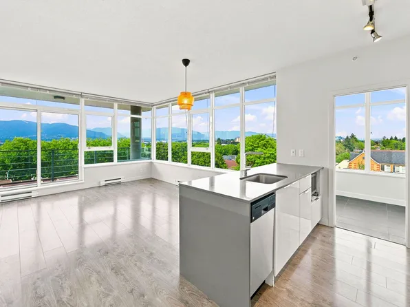 2788 Prince Edward St #709, Vancouver, BC V5T 0C8