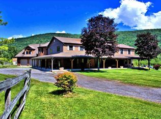 17 Seymour Ln, Hopewell Junction, NY 12533