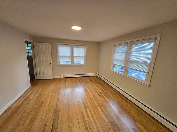 4th image of 115 Oakland Ave #2