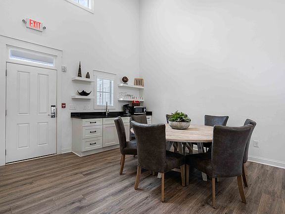 3rd image of 7050 Lunker Lake Dr #400