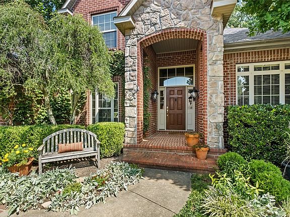 4th image of 3528 N Buckingham Dr