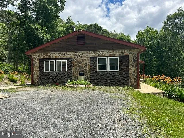 115 Fieldstone Rd — Photo 23