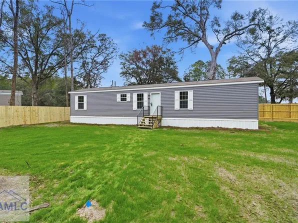 93 E Thrasher Ln E, Jesup, GA 31545