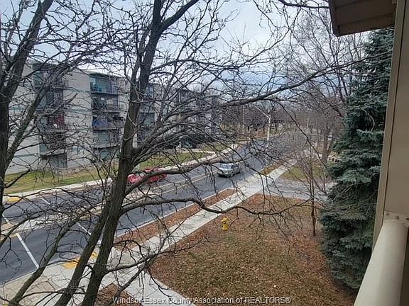 5th image of 3000 Sandwich St #418