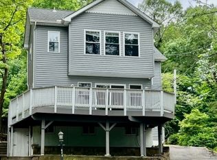 424 Lakeside Blvd, Hopatcong, NJ 07843