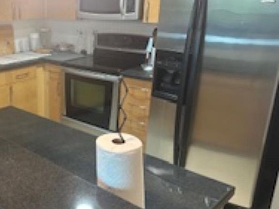5th image of 300 S Australian Ave Unit 421