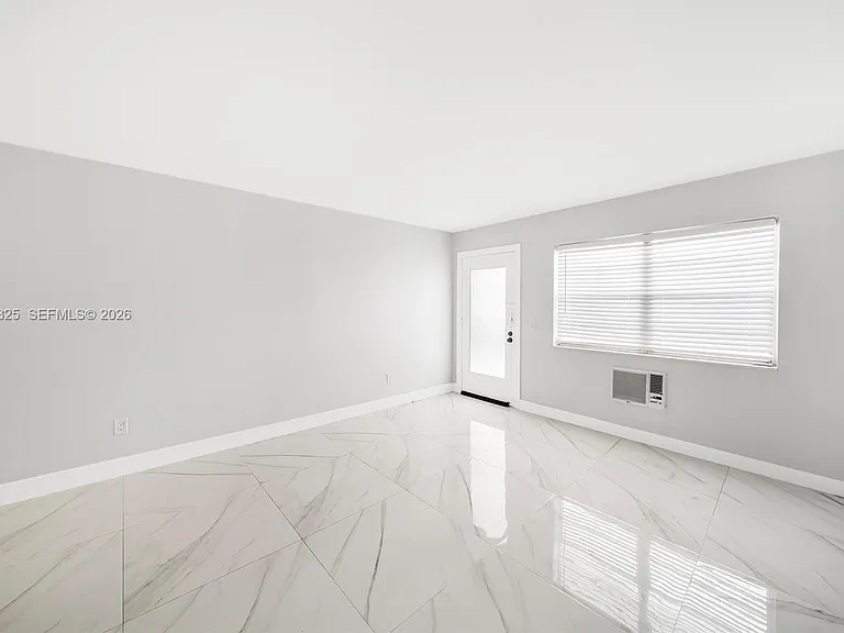 410 Euclid Ave #11 — Photo 9