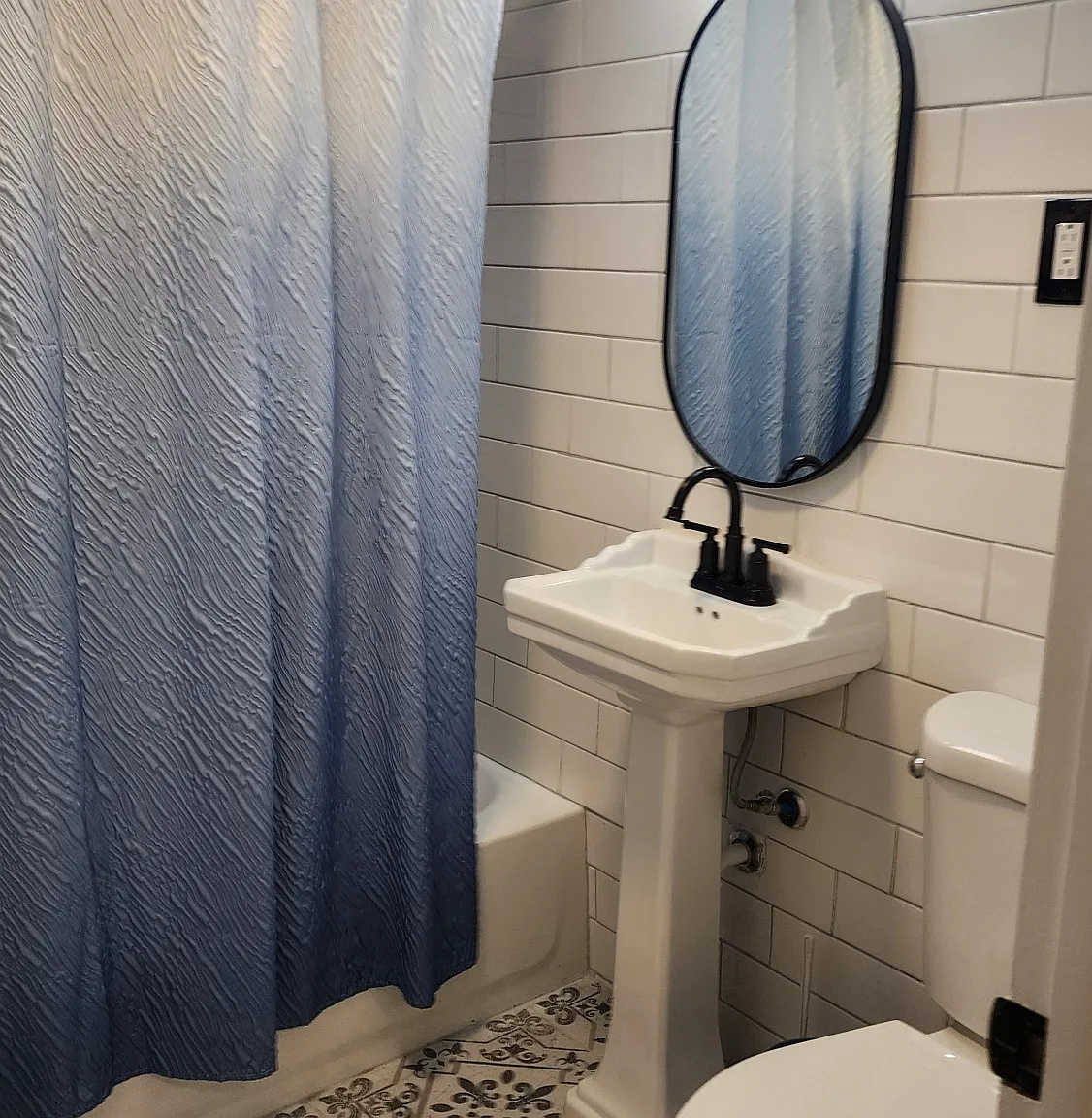 3 bed, 1.5 bath, 1200 sqft, $2,200 — Photo 2