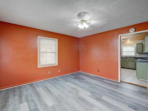 5th image of 1225 Meadowlane Dr