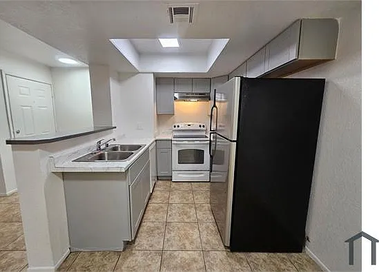 1 bed, 550 sqft, $995 — Photo 4