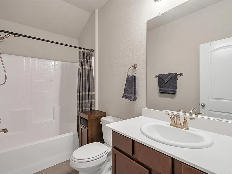 2310 Bellewood Ct — Photo 19
