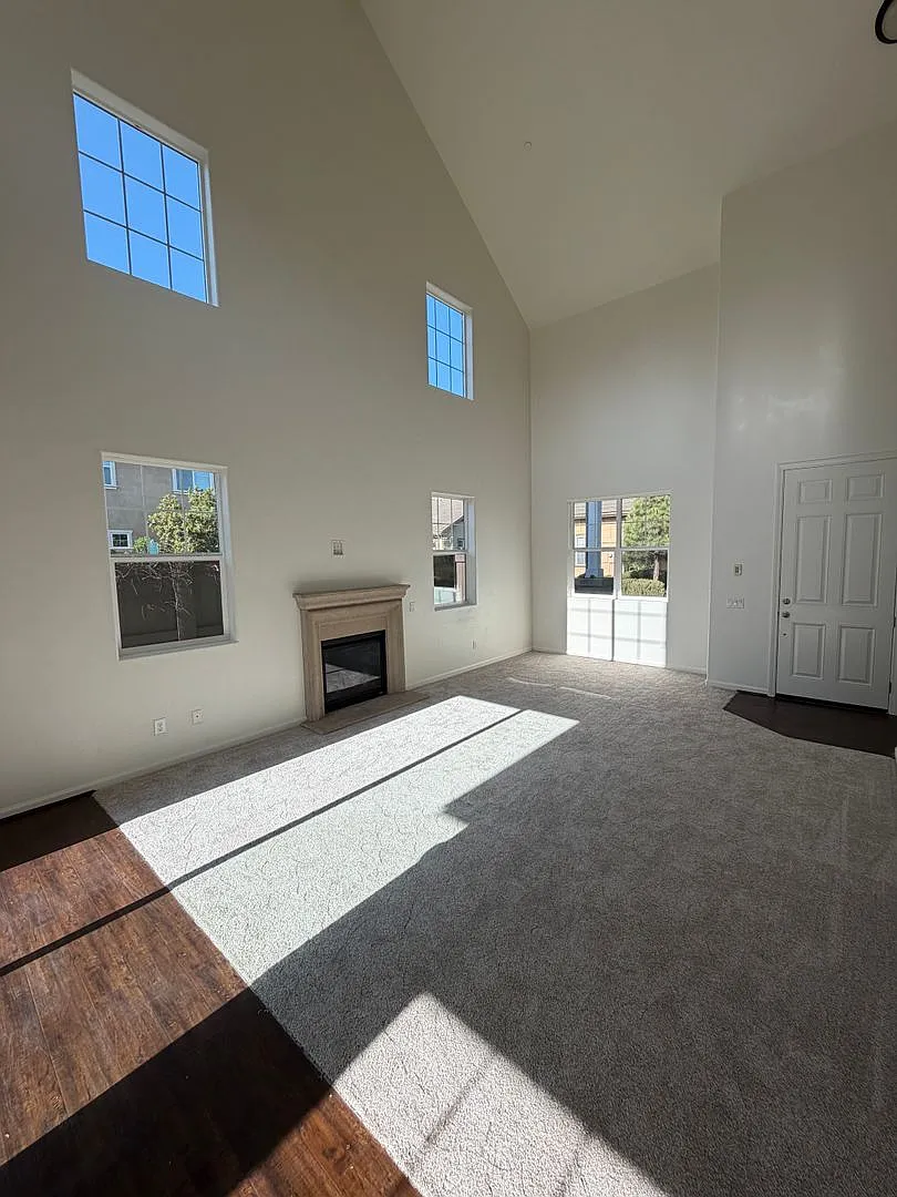 4Bed/3Bath Charming Home in Gated Community 1609 Barolo St, Santa Maria — Photo 2