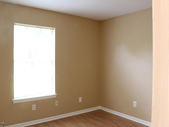 4th image of 5036 Maid Marion Dr