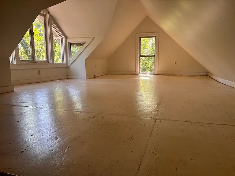 35 Sprinkle St — Photo 10