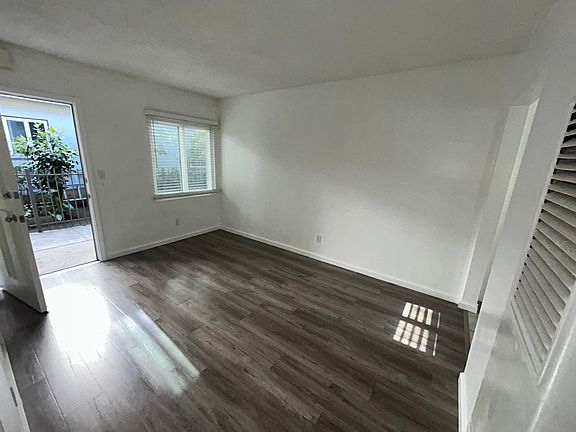 3rd image of 10300 Felton Ave APT 2