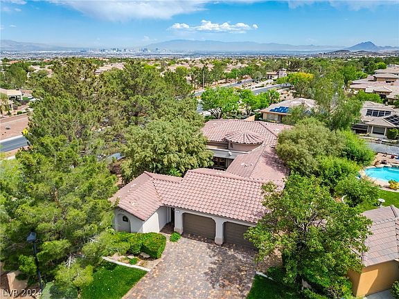 4th image of 79 Emerald Dunes Cir