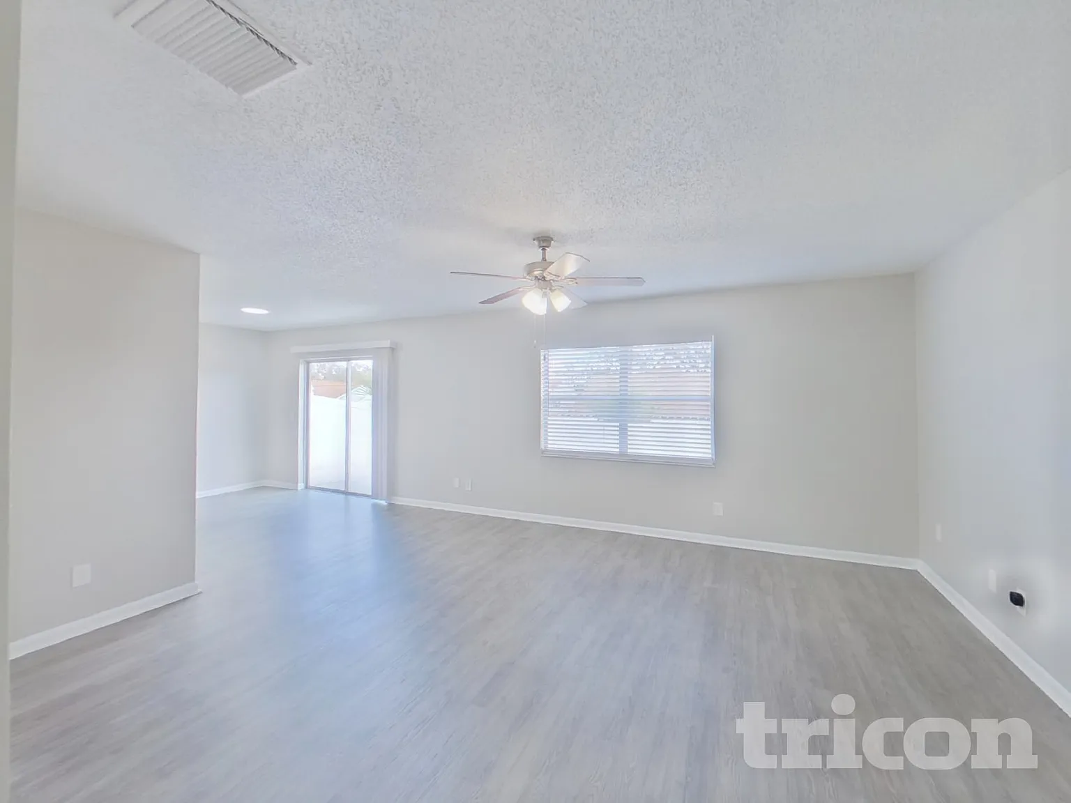 309 Regal Park Drive Valrico FL — Photo 3