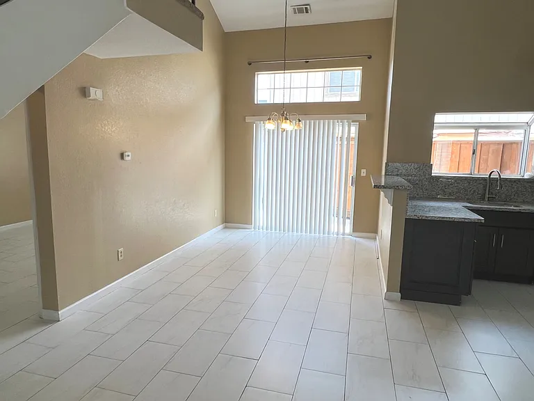5354 Meadow Wood Ln — Photo 7
