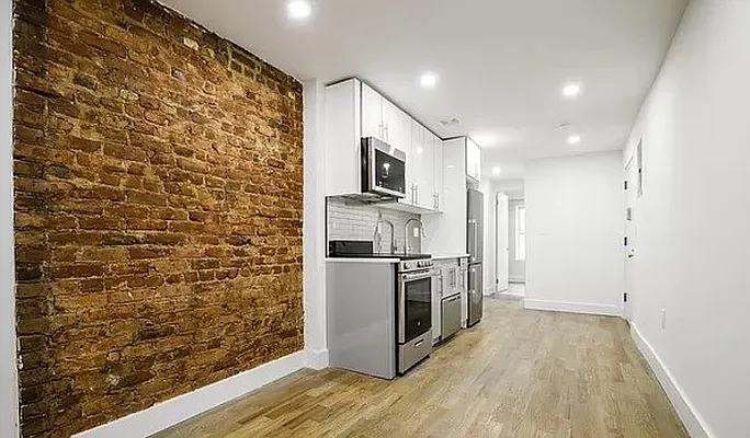 Rented by Green Leaf Management, LLC | media 8