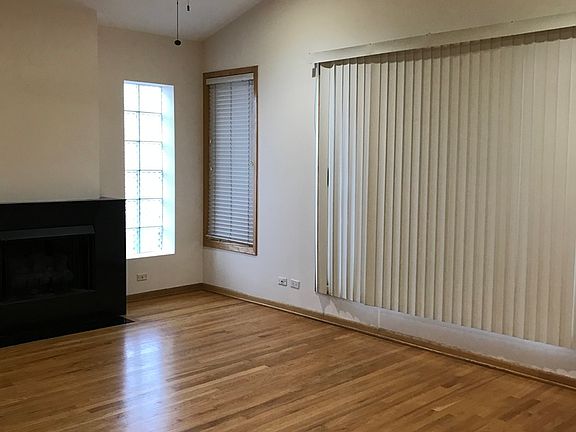 3rd image of 1645 W North Ave APT 4