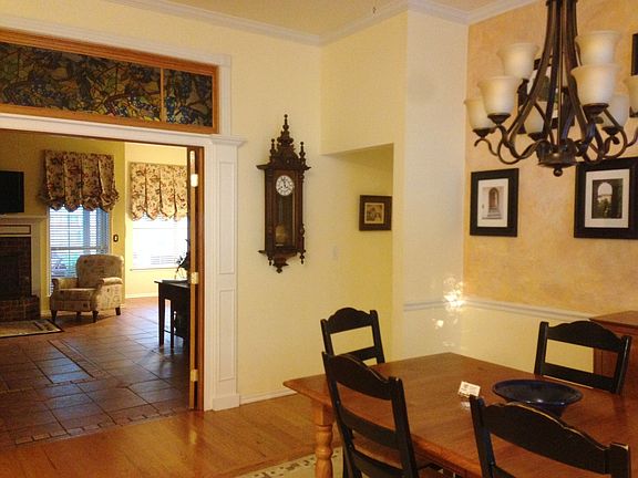 Nice flow- dining to living