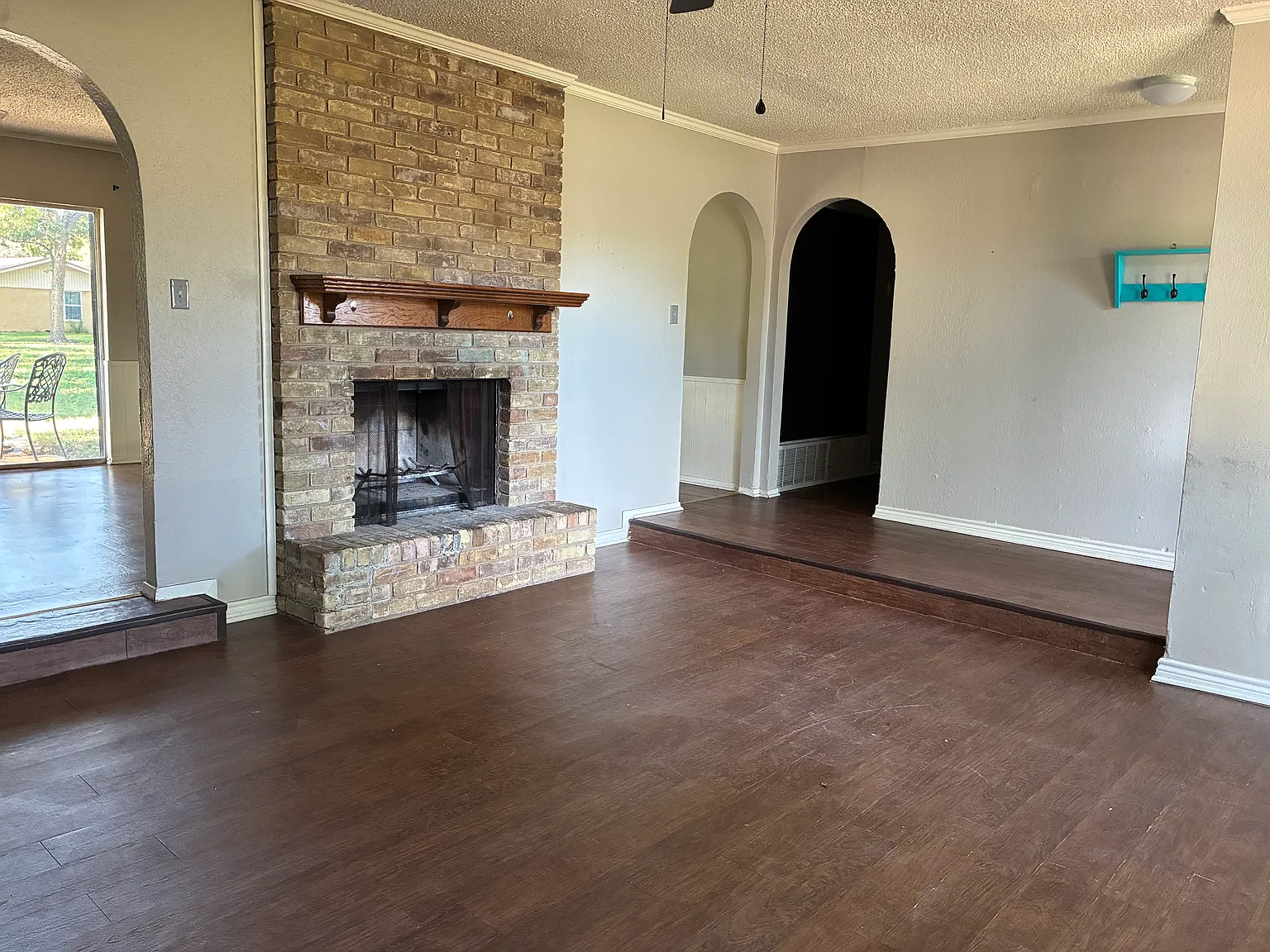 216 Ivy Ln — Photo 4