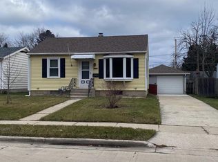 2850 Eisenhower Dr, Racine, WI 53405