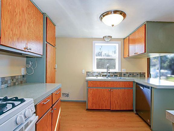 5th image of 15754 James St
