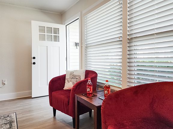 4th image of 2800 McKenzie Ave