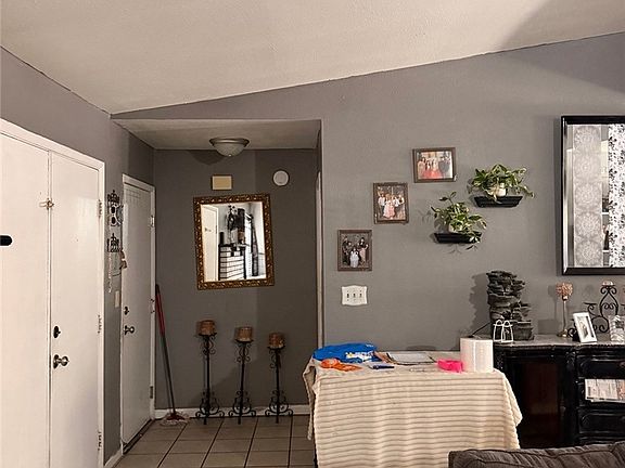 4th image of 1819 Shagbark Ln