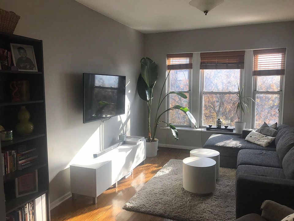 1st image of 1748 W Belle Plaine Ave APT 3
