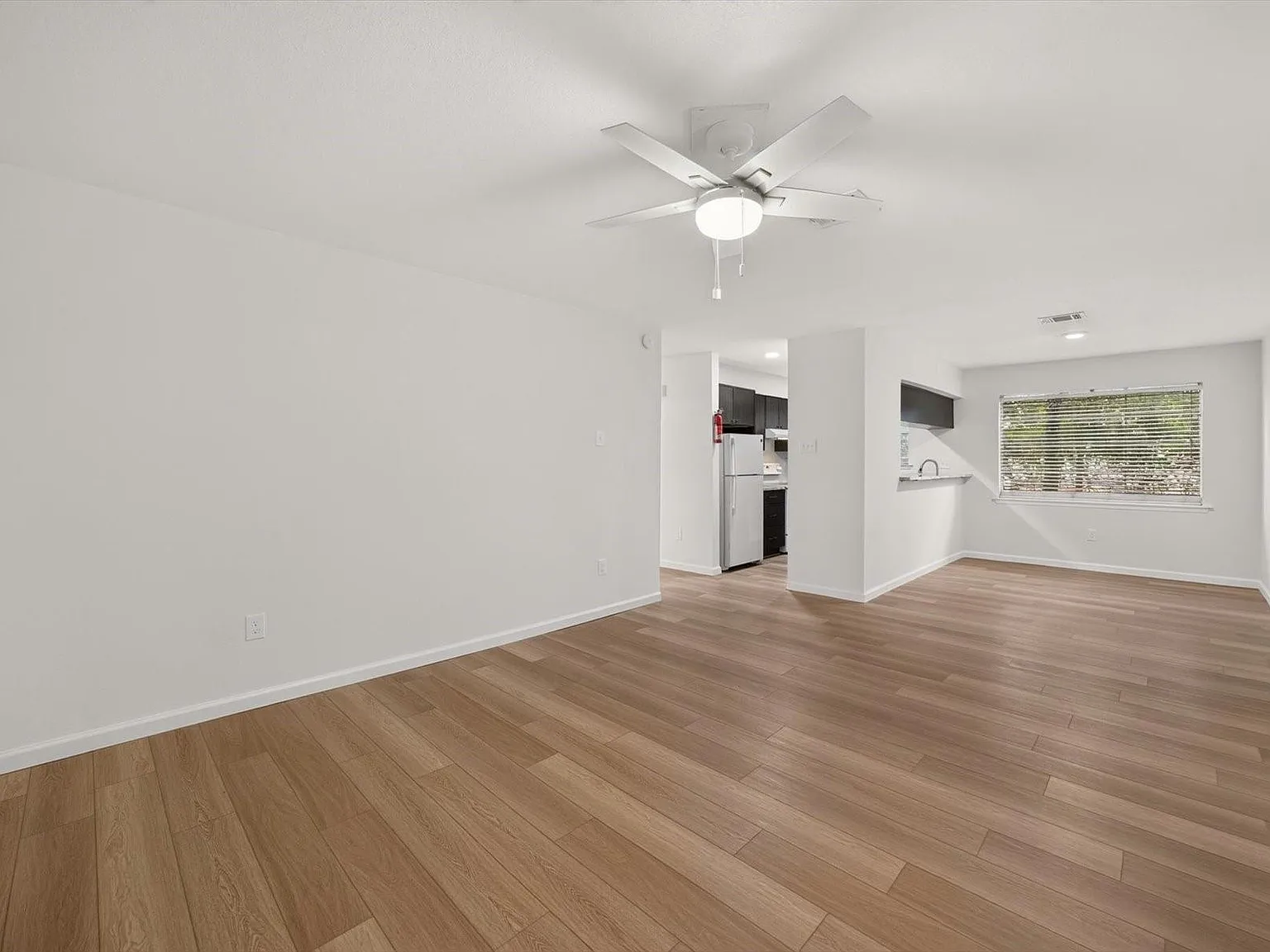 2 bed, 1.0 bath, 925 sqft, $1,250 — Photo 4