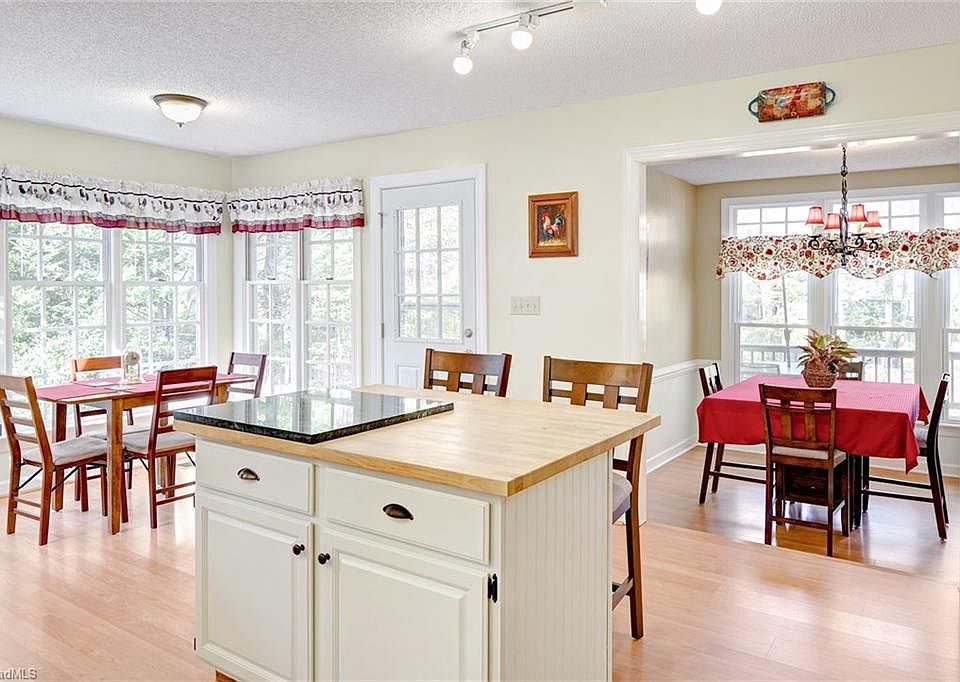 1st image of 3004 Colony Dr