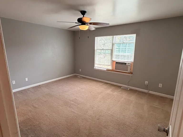 1609 S Ivory Cir #B — Photo 16