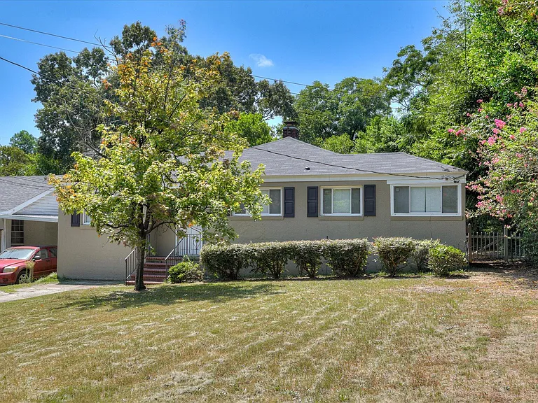 1803 Heath St — Photo 4