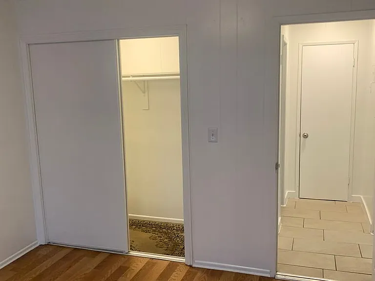 124 Chester Ave — Photo 5