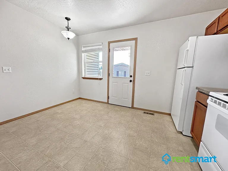 2201 Railroad St W #202 — Photo 6