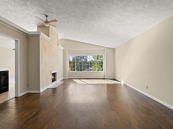 5th image of 901 Kentwood Ln #32