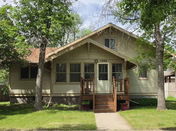 1306 S 2nd St, Aberdeen, SD 57401
