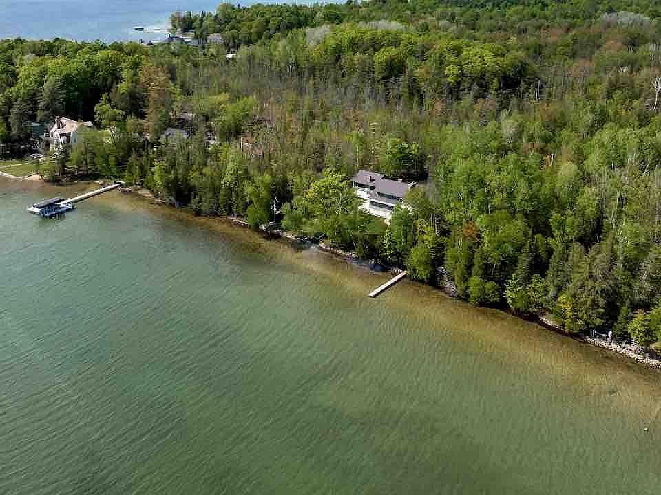 1001 Linwood Ln, Petoskey, MI 49770 | Zillow