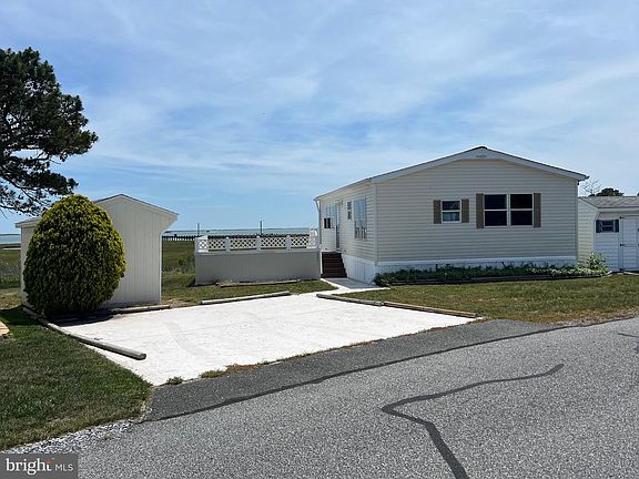 3rd image of 8841 Bay Ridge Dr