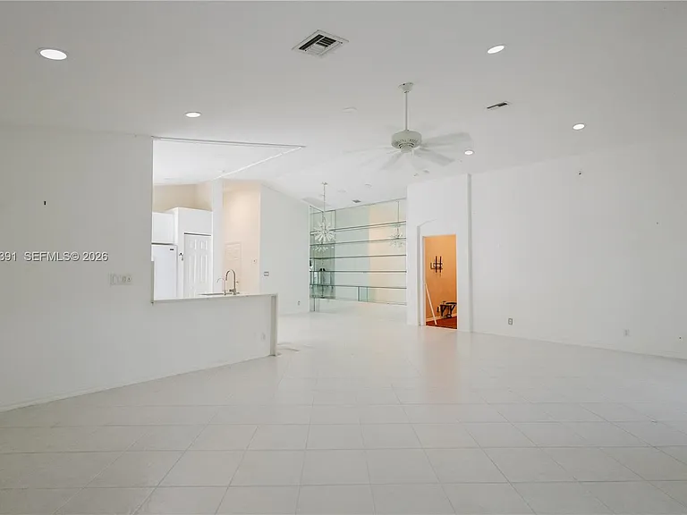 7577 Caprio Dr — Photo 6