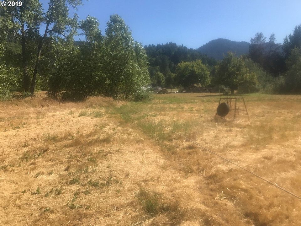1st image of 285 Pickett Ln