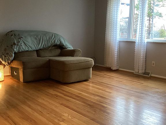 4th image of 4299 Selby Ct