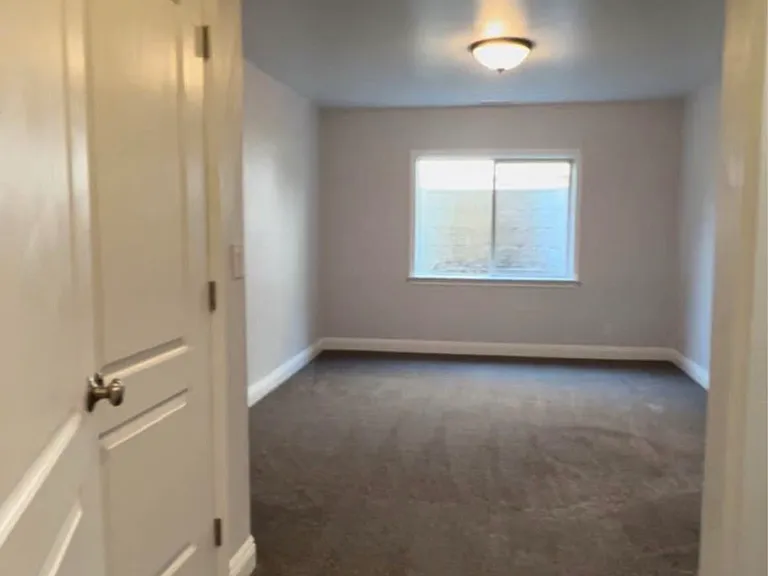 2049 W Sunflower Ln — Photo 25