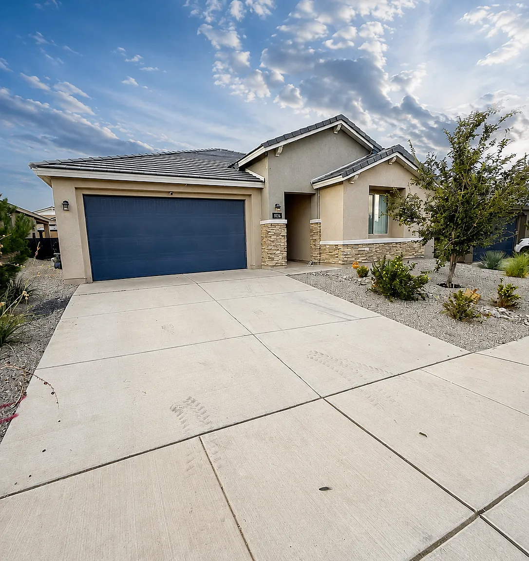 3 bed, 2.5 bath, 2189 sqft, $2,395 — Photo 2