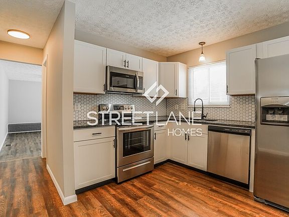 5th image of 2109 Drumlin Dr