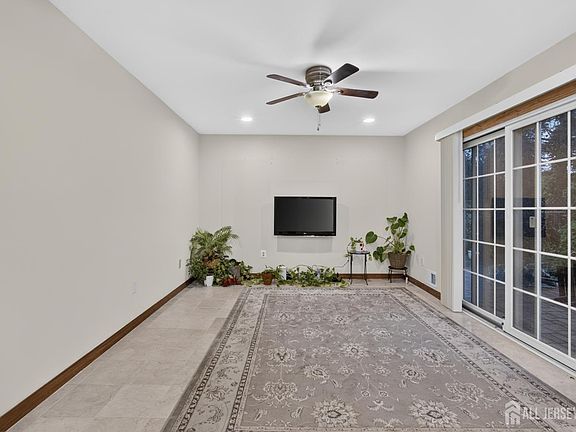 3rd image of 2 Dennison Pl