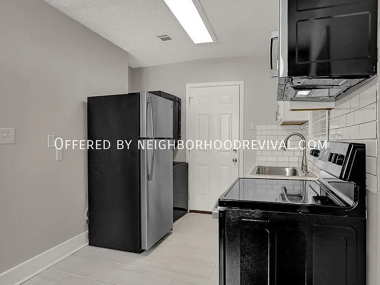 77 N Greer St — Photo 8
