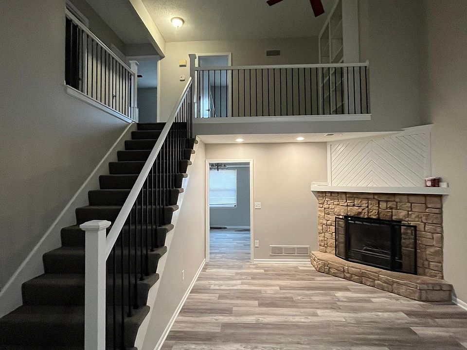 1st image of 620 S Penrose Ln